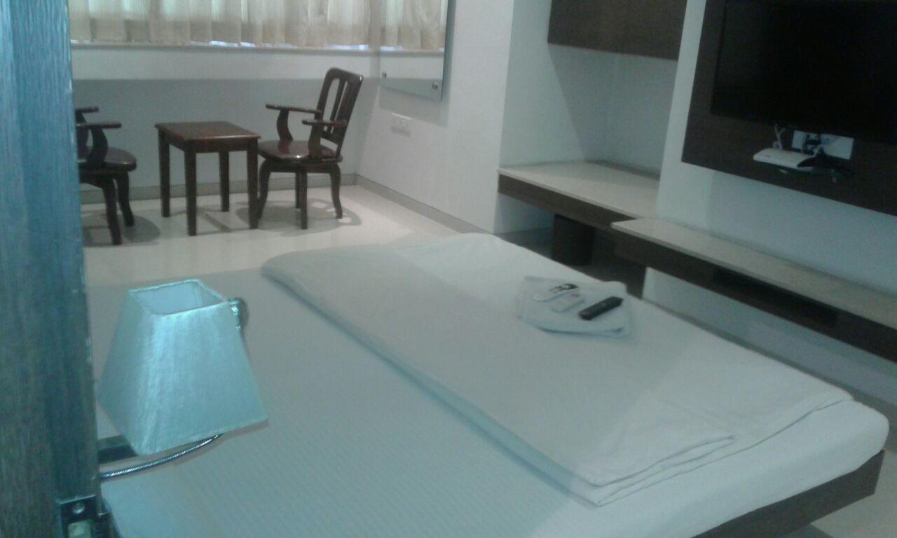 Sai Saya-Nashik Road Hotell Exteriör bild