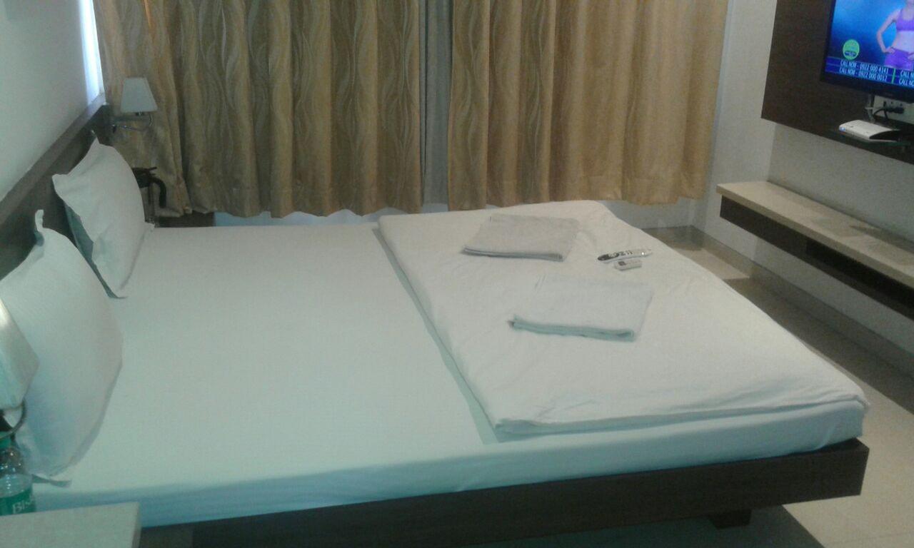 Sai Saya-Nashik Road Hotell Exteriör bild