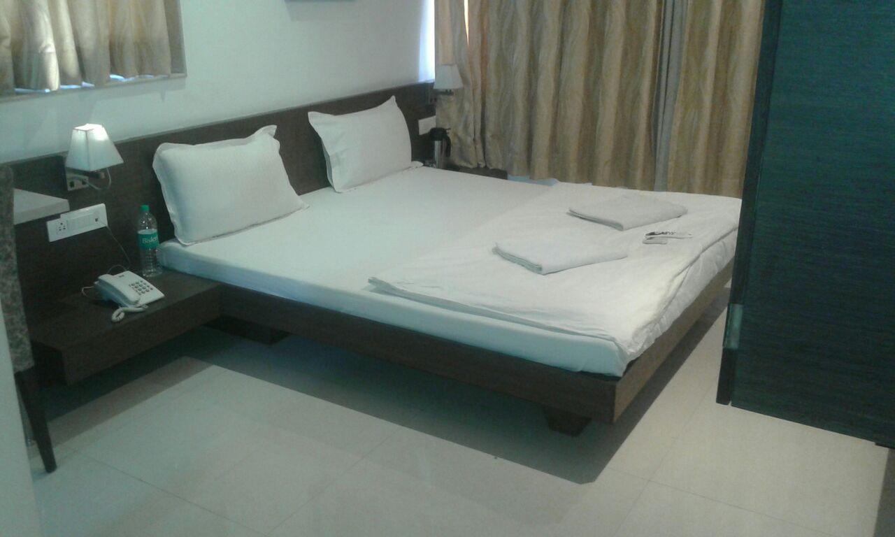 Sai Saya-Nashik Road Hotell Exteriör bild